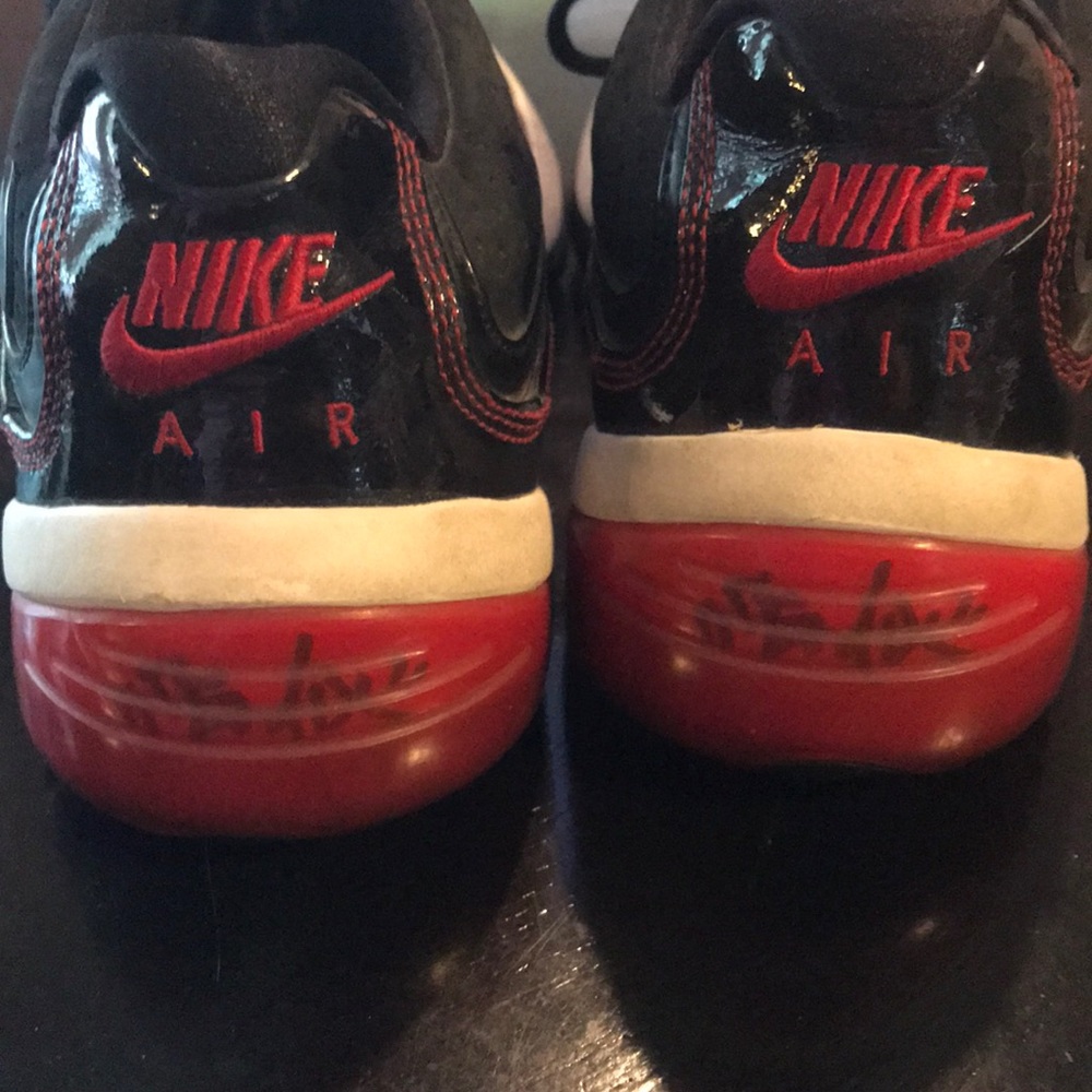 Near New Black / Red Nike Air Men’s Size 9 Shoes